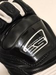 Gloves_3.jpg
