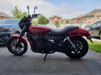 *Price Reduced* Like New & Rare Colour: 2018 Harley with $1500 in upgrades included