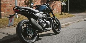 Bajaj-Triumph-Roadster-Spied-Again-2-696x348.jpg