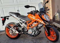 2020 KTM 390 Duke right side.jpg